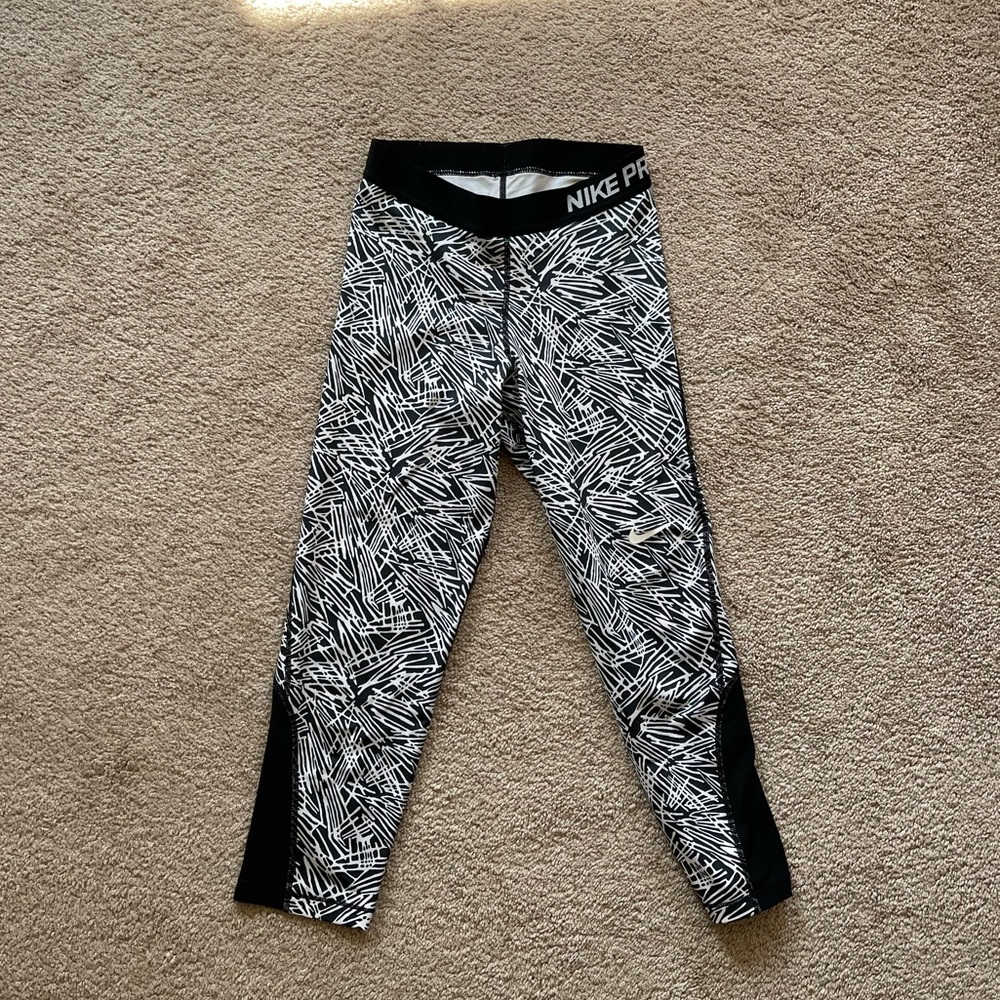 Nike Pro, Capri leggings, Size Small